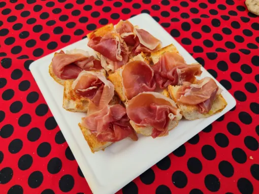 JAMBON PAIN TOMATE , TORTILLAS,PADRONS...ÇA SENT BON LES VACANCES🌴 ⛱ 😎💕, Albi, BRASERO BARBUCK TRAITEUR